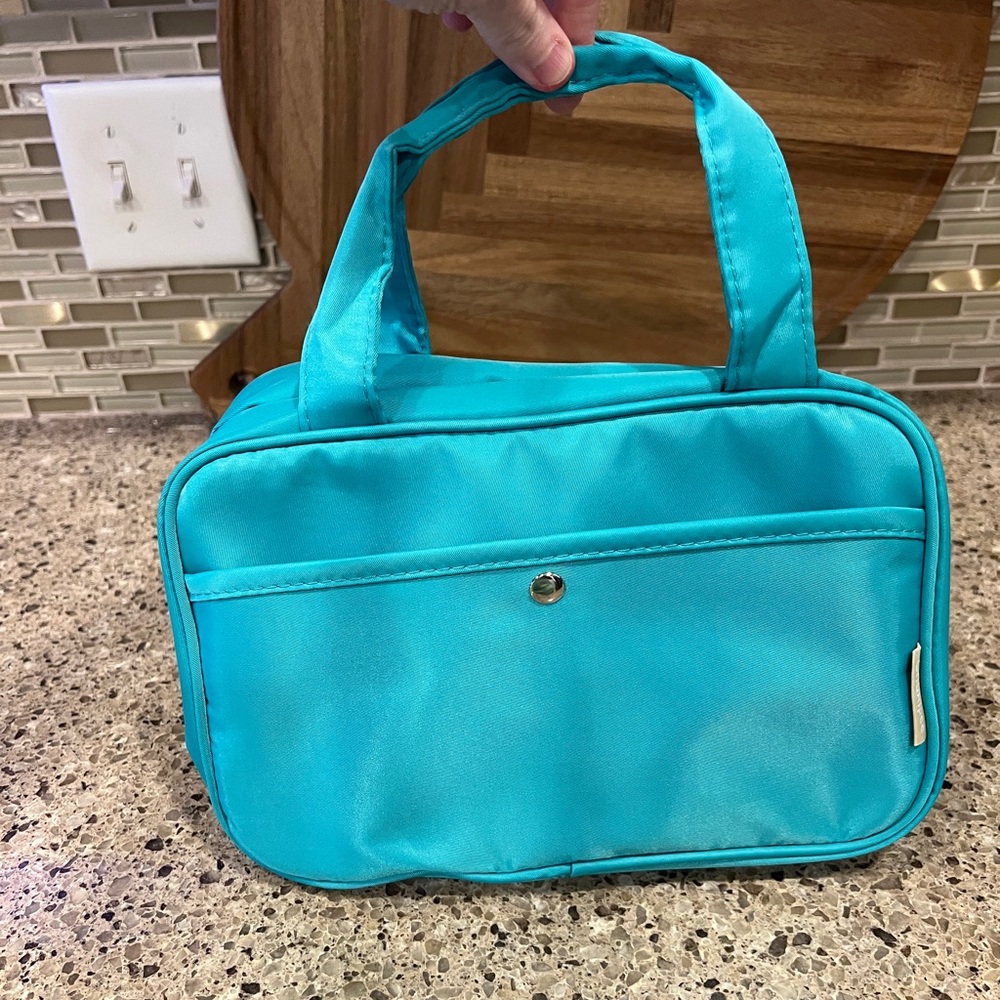 Mint green hanging toiletry bag